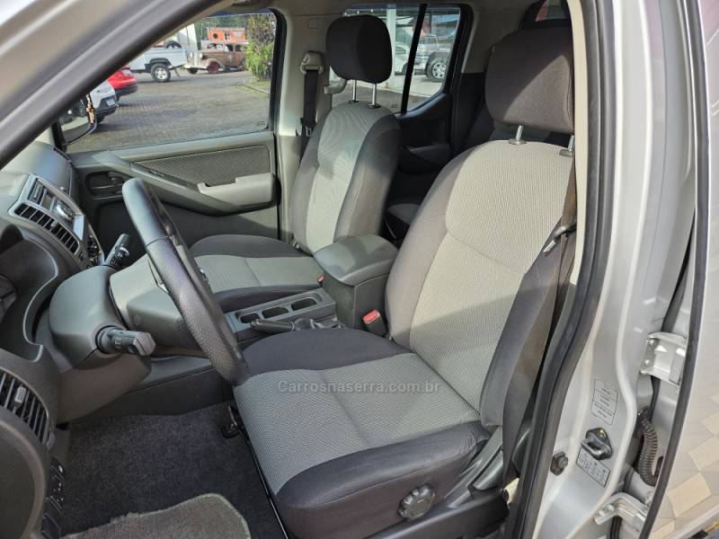 NISSAN - FRONTIER - 2012/2012 - Prata - R$ 85.900,00
