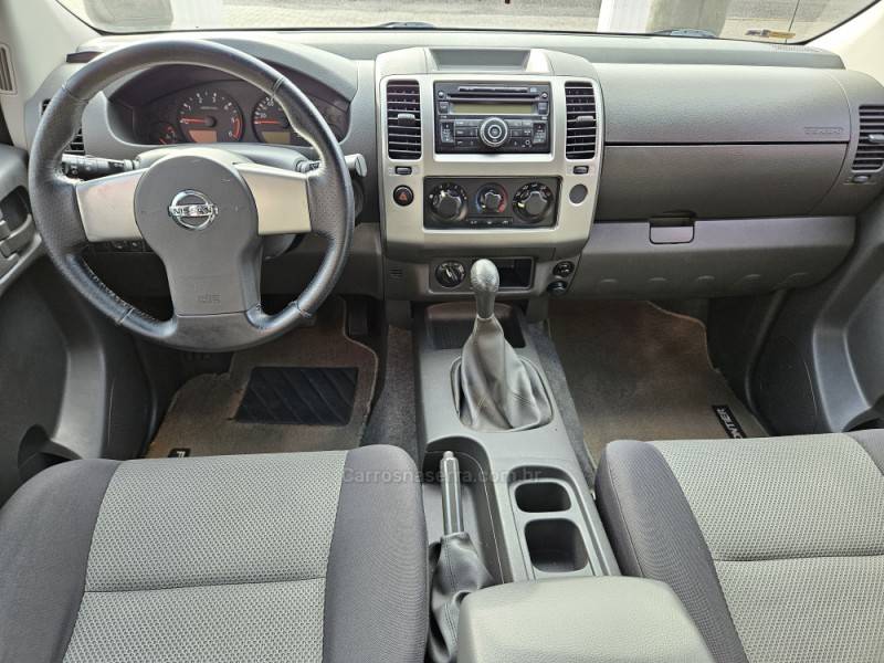 NISSAN - FRONTIER - 2012/2012 - Prata - R$ 85.900,00