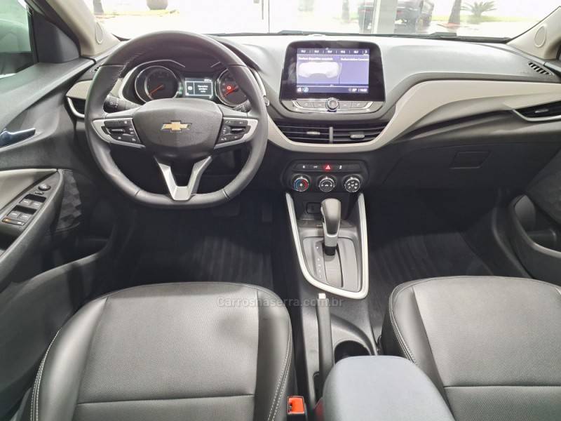 CHEVROLET - ONIX - 2023/2023 - Prata - R$ 95.900,00