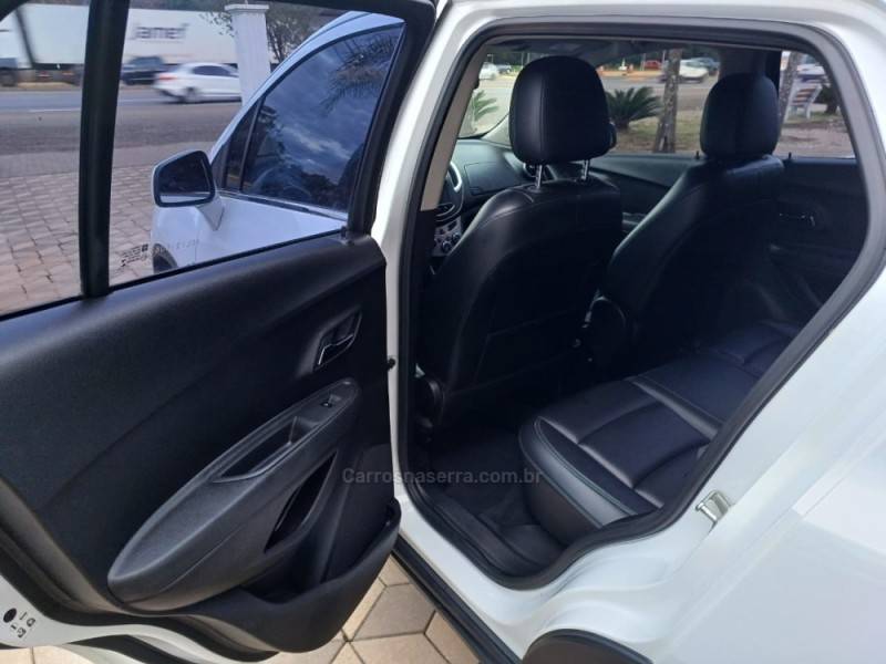 CHEVROLET - TRACKER - 2014/2014 - Branca - R$ 69.900,00