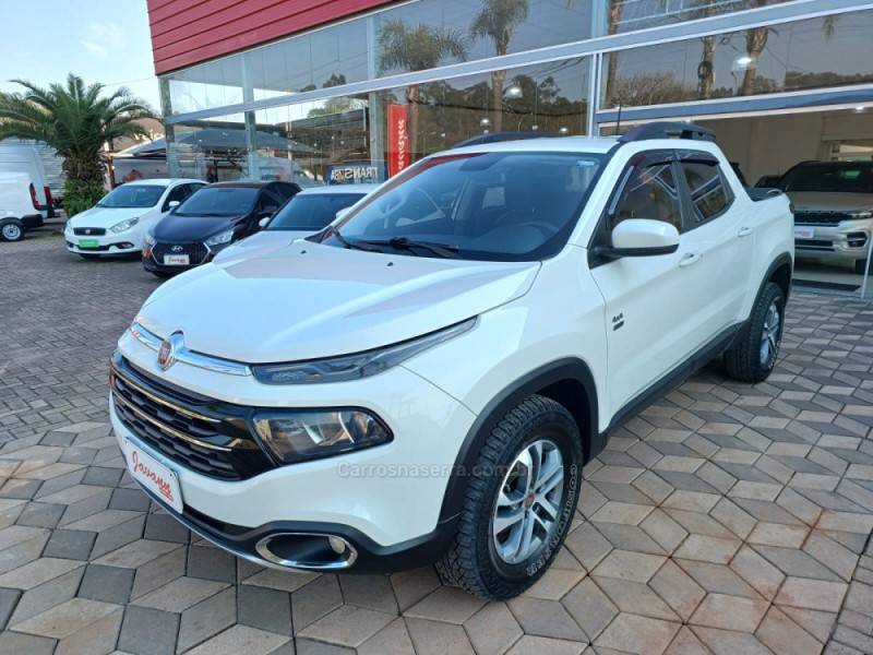 FIAT - TORO - 2016/2017 - Branca - R$ 89.900,00