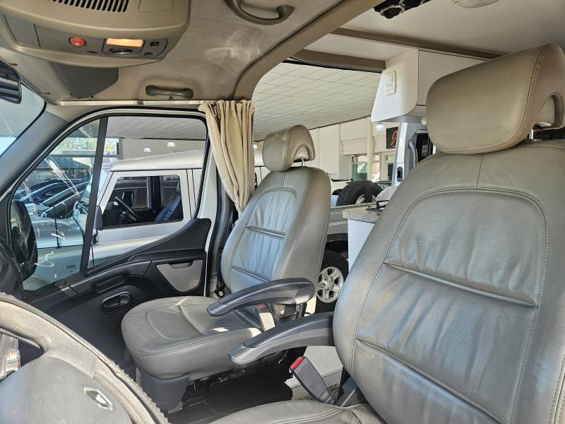 RENAULT - MASTER - 2015/2015 - Branca - R$ 329.900,00