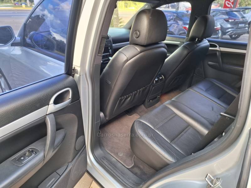 PORSCHE - CAYENNE - 2009/2009 - Prata - R$ 84.900,00