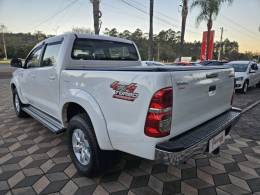 TOYOTA - HILUX - 2013/2013 - Branca - R$ 129.900,00