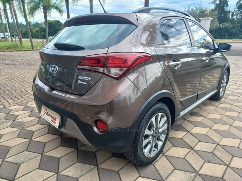 HYUNDAI - HB20X - 2016/2016 - Marrom - R$ 66.900,00