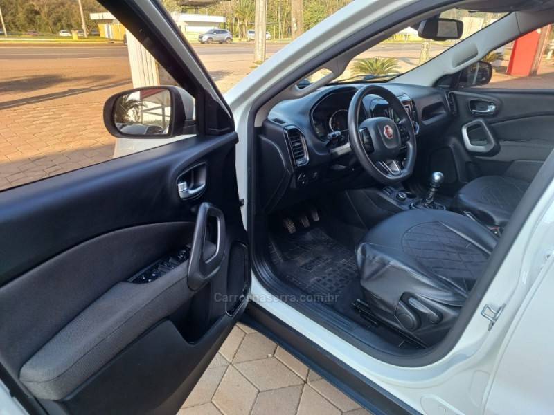 FIAT - TORO - 2016/2017 - Branca - R$ 89.900,00