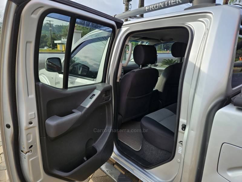 NISSAN - FRONTIER - 2012/2012 - Prata - R$ 85.900,00