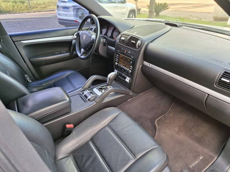PORSCHE - CAYENNE - 2009/2009 - Prata - R$ 84.900,00