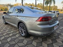 VOLKSWAGEN - PASSAT - 2016/2016 - Prata - R$ 119.900,00