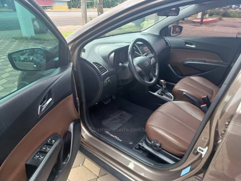 HYUNDAI - HB20X - 2016/2016 - Marrom - R$ 66.900,00