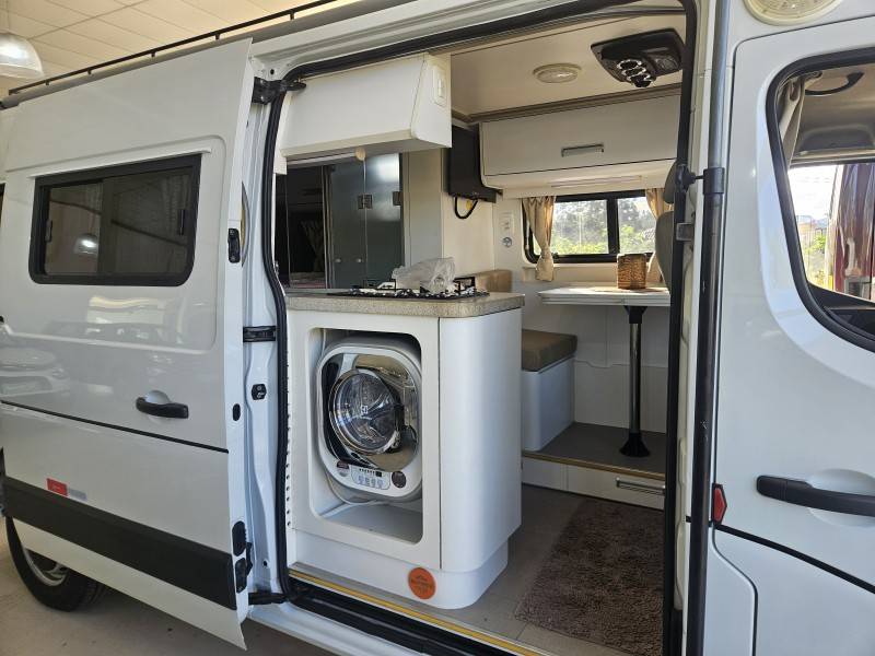 RENAULT - MASTER - 2015/2015 - Branca - R$ 329.900,00