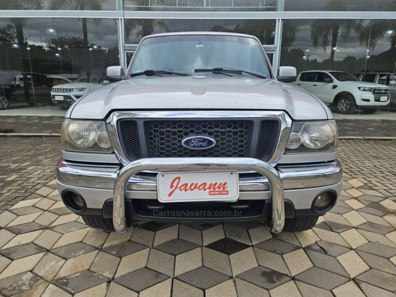 FORD - RANGER - 2008/2008 - Prata - R$ 64.900,00