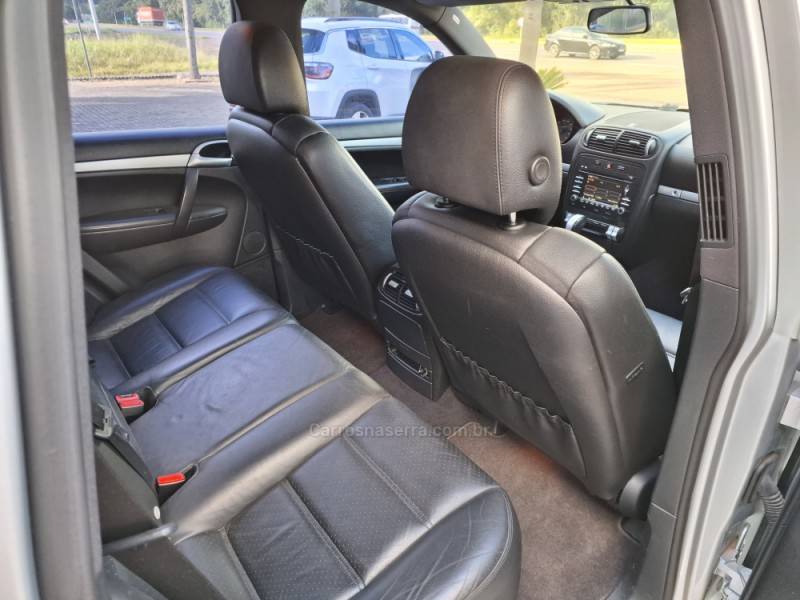 PORSCHE - CAYENNE - 2009/2009 - Prata - R$ 84.900,00