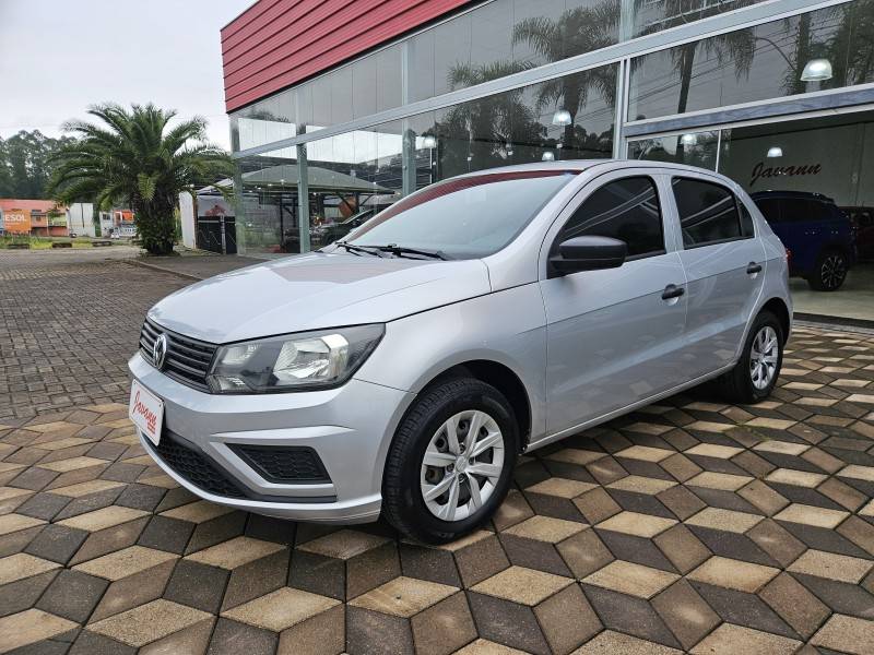 VOLKSWAGEN - GOL - 2022/2023 - Prata - R$ 58.900,00
