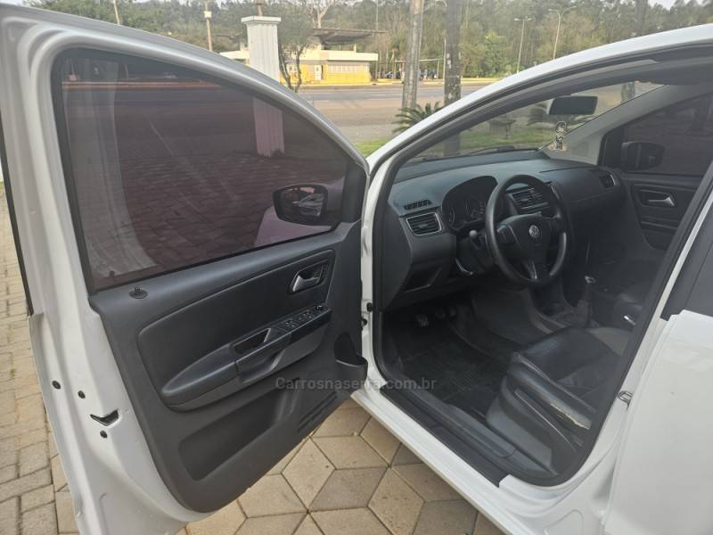 VOLKSWAGEN - FOX - 2012/2012 - Branca - R$ 37.900,00