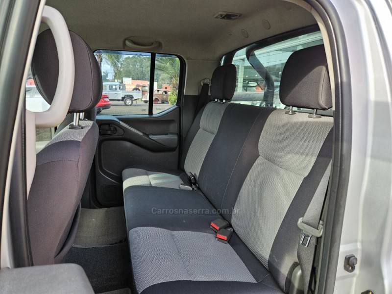 NISSAN - FRONTIER - 2012/2012 - Prata - R$ 85.900,00