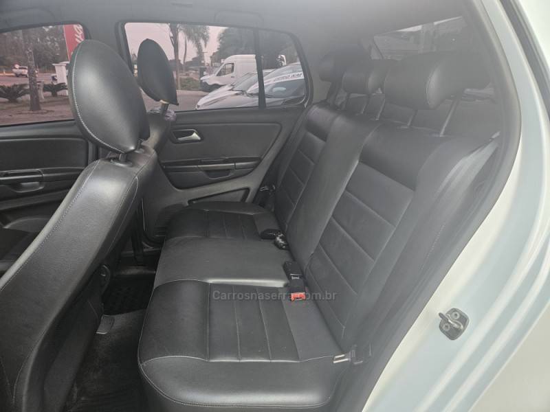 VOLKSWAGEN - FOX - 2012/2012 - Branca - R$ 37.900,00