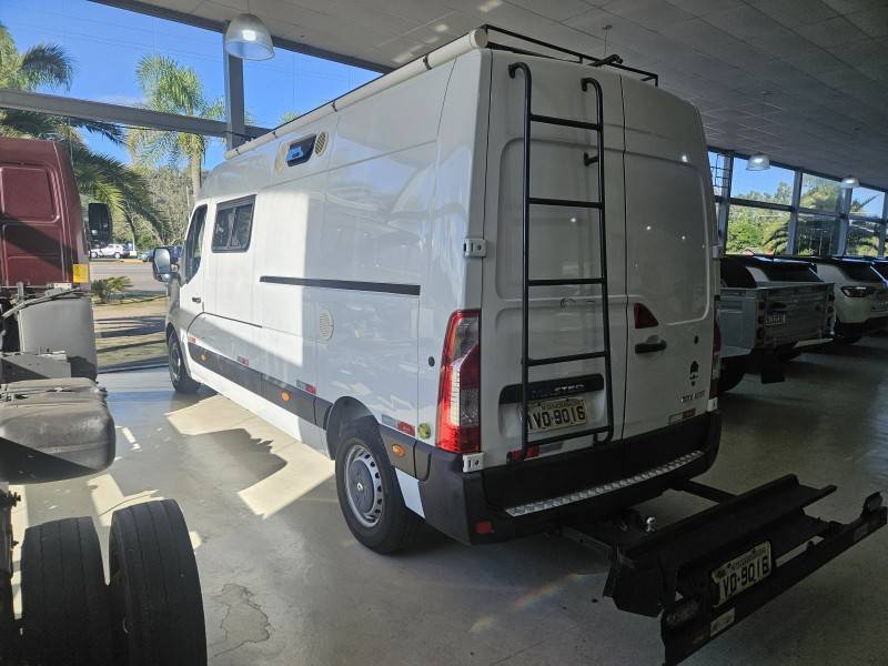 RENAULT - MASTER - 2015/2015 - Branca - R$ 329.900,00