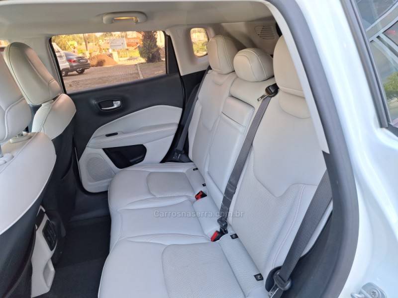 JEEP - COMPASS - 2017/2018 - Branca - R$ 115.900,00