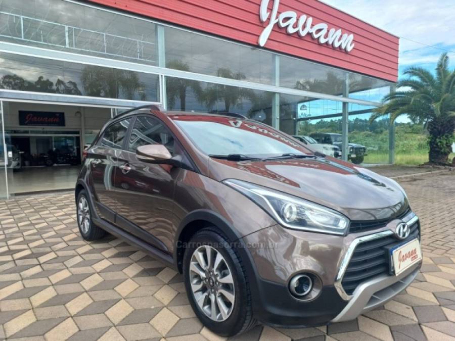 HYUNDAI - HB20X - 2016/2016 - Marrom - R$ 66.900,00