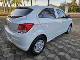 CHEVROLET - ONIX - 2015/2015 - Branca - R$ 45.900,00