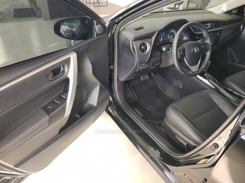TOYOTA - COROLLA - 2019/2019 - Preta - R$ 105.900,00