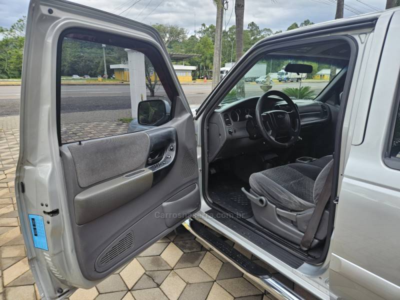 FORD - RANGER - 2008/2008 - Prata - R$ 64.900,00