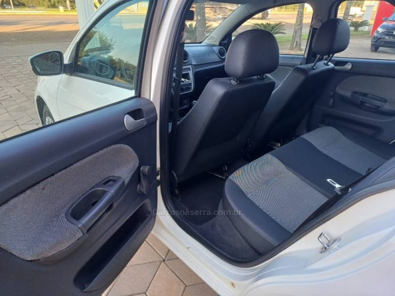 VOLKSWAGEN - GOL - 2013/2014 - Branca - R$ 39.900,00