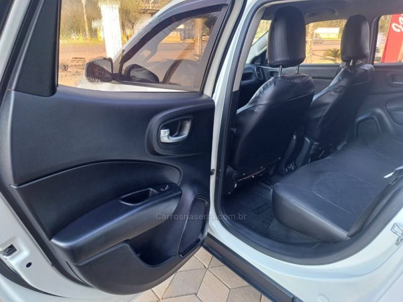 FIAT - TORO - 2016/2017 - Branca - R$ 89.900,00