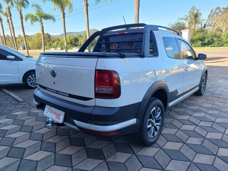 VOLKSWAGEN - SAVEIRO - 2017/2017 - Branca - R$ 79.900,00