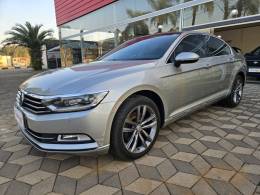 VOLKSWAGEN - PASSAT - 2016/2016 - Prata - R$ 119.900,00