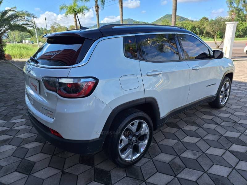 JEEP - COMPASS - 2017/2018 - Branca - R$ 115.900,00