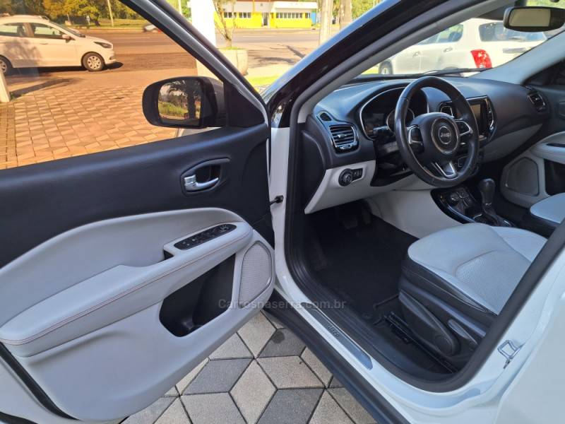 JEEP - COMPASS - 2017/2018 - Branca - R$ 115.900,00