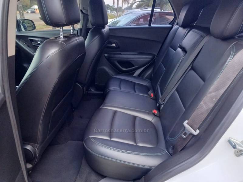 CHEVROLET - TRACKER - 2014/2014 - Branca - R$ 69.900,00