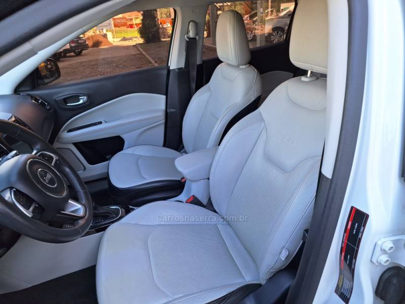 JEEP - COMPASS - 2017/2018 - Branca - R$ 115.900,00