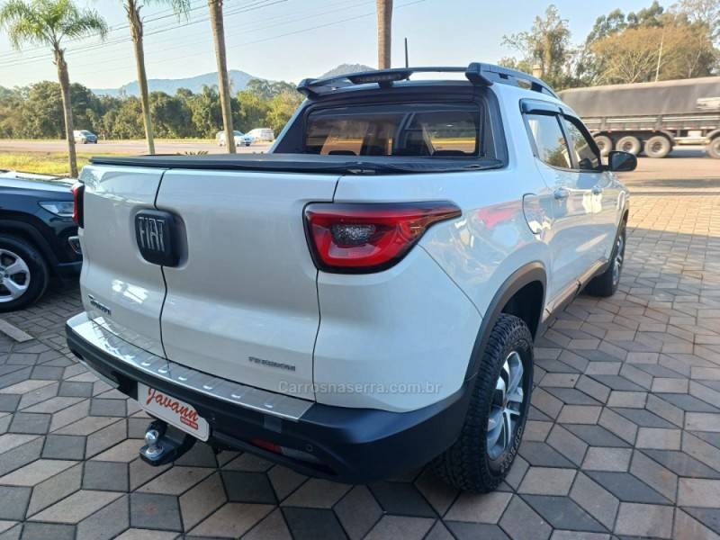 FIAT - TORO - 2016/2017 - Branca - R$ 89.900,00