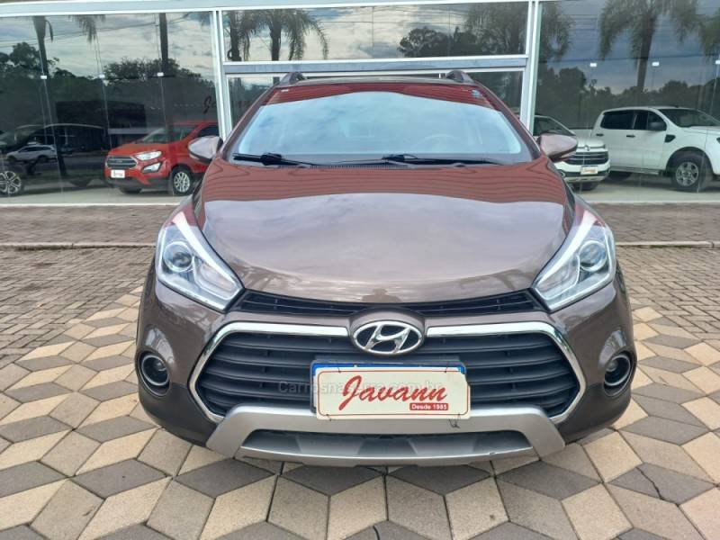 HYUNDAI - HB20X - 2016/2016 - Marrom - R$ 66.900,00