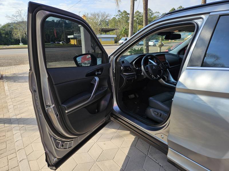 MITSUBISHI - ECLIPSE CROSS - 2025/2025 - Prata - Sob Consulta
