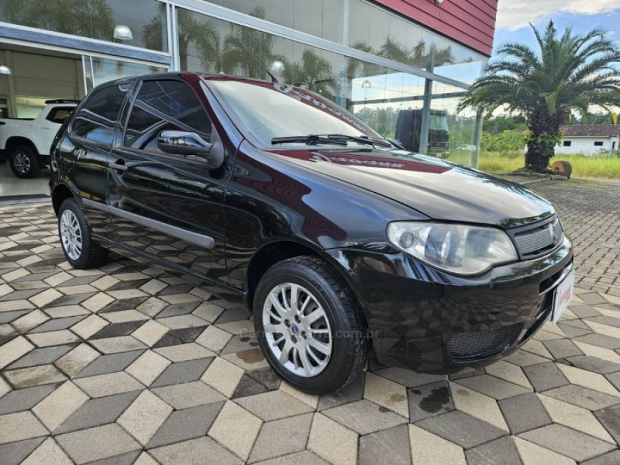 FIAT - PALIO - 2008/2008 - Preta - R$ 21.900,00