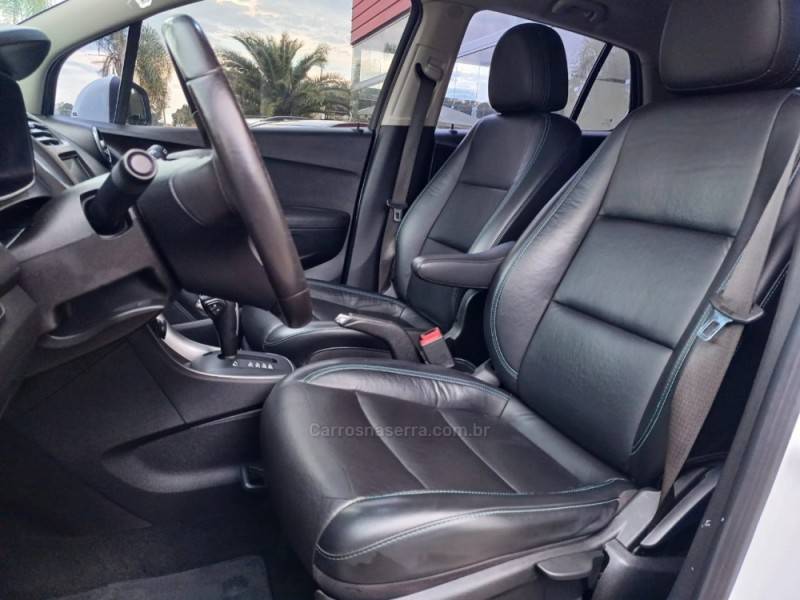 CHEVROLET - TRACKER - 2014/2014 - Branca - R$ 69.900,00